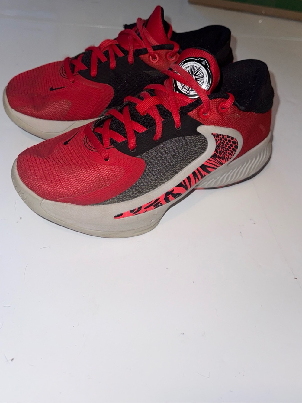 Nike Freak 4.5Y Boys Basketball Sneakers Red Black White  DQ0553-600